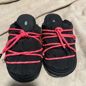 Ugg slipper size 9 women